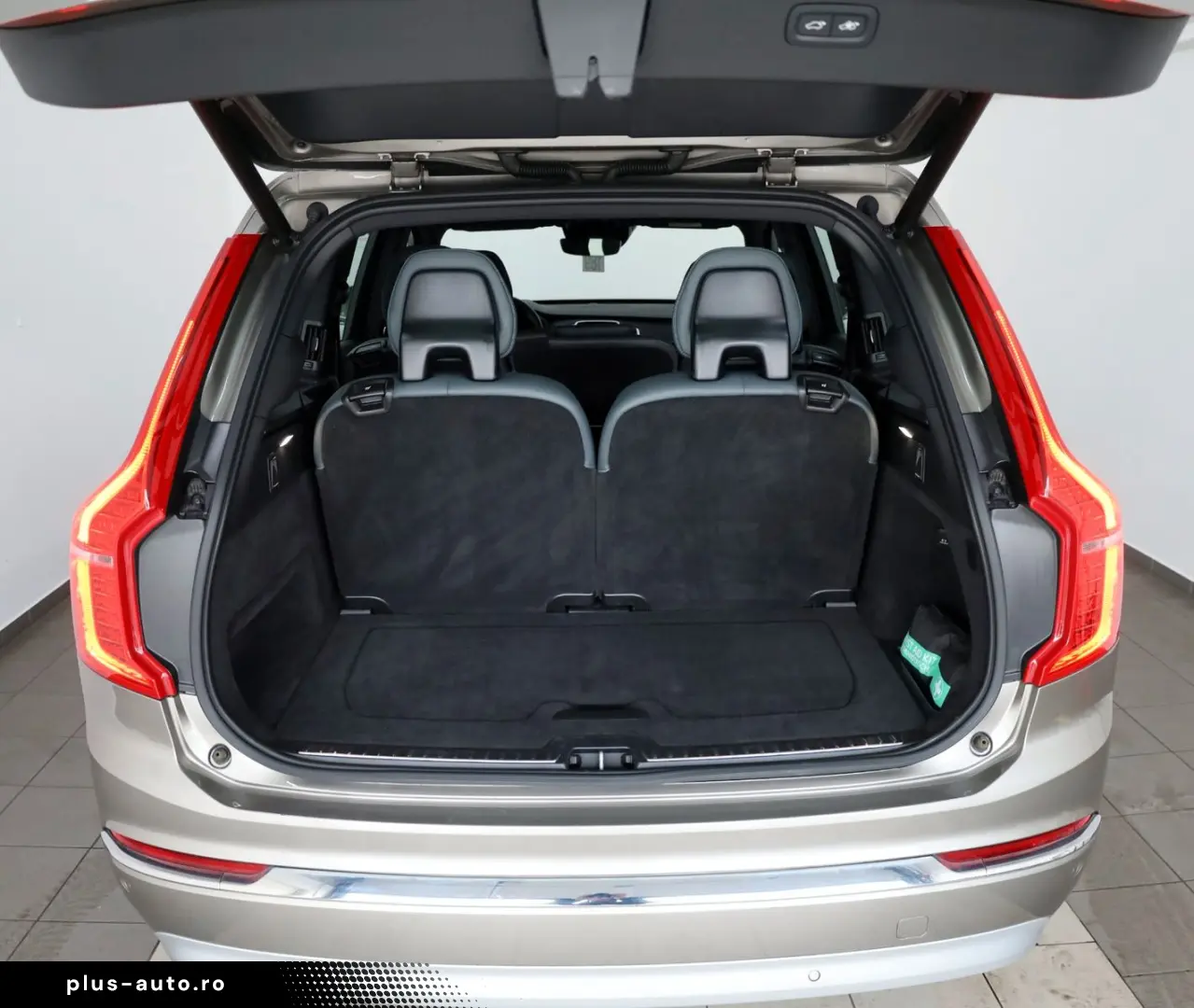VOLVO XC90 T8 Inscription Expr. Navi 360Kam HUD 7Sitze