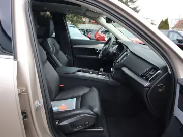 VOLVO XC90 T8 AWD Recharge Plus Bright NAVI PANO R-CAM