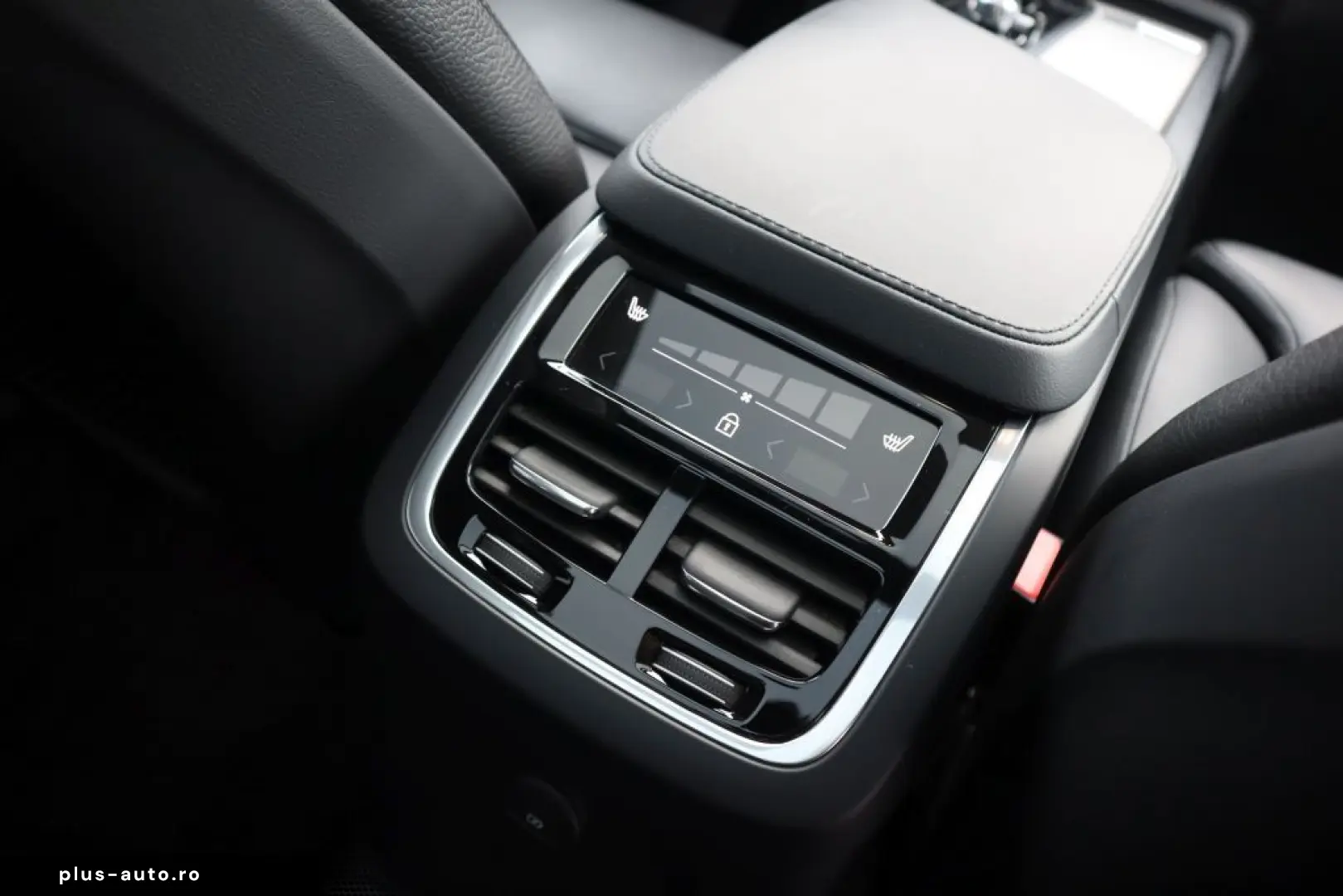 VOLVO XC90 T8 AWD Recharge Plus Bright NAVI PANO R-CAM