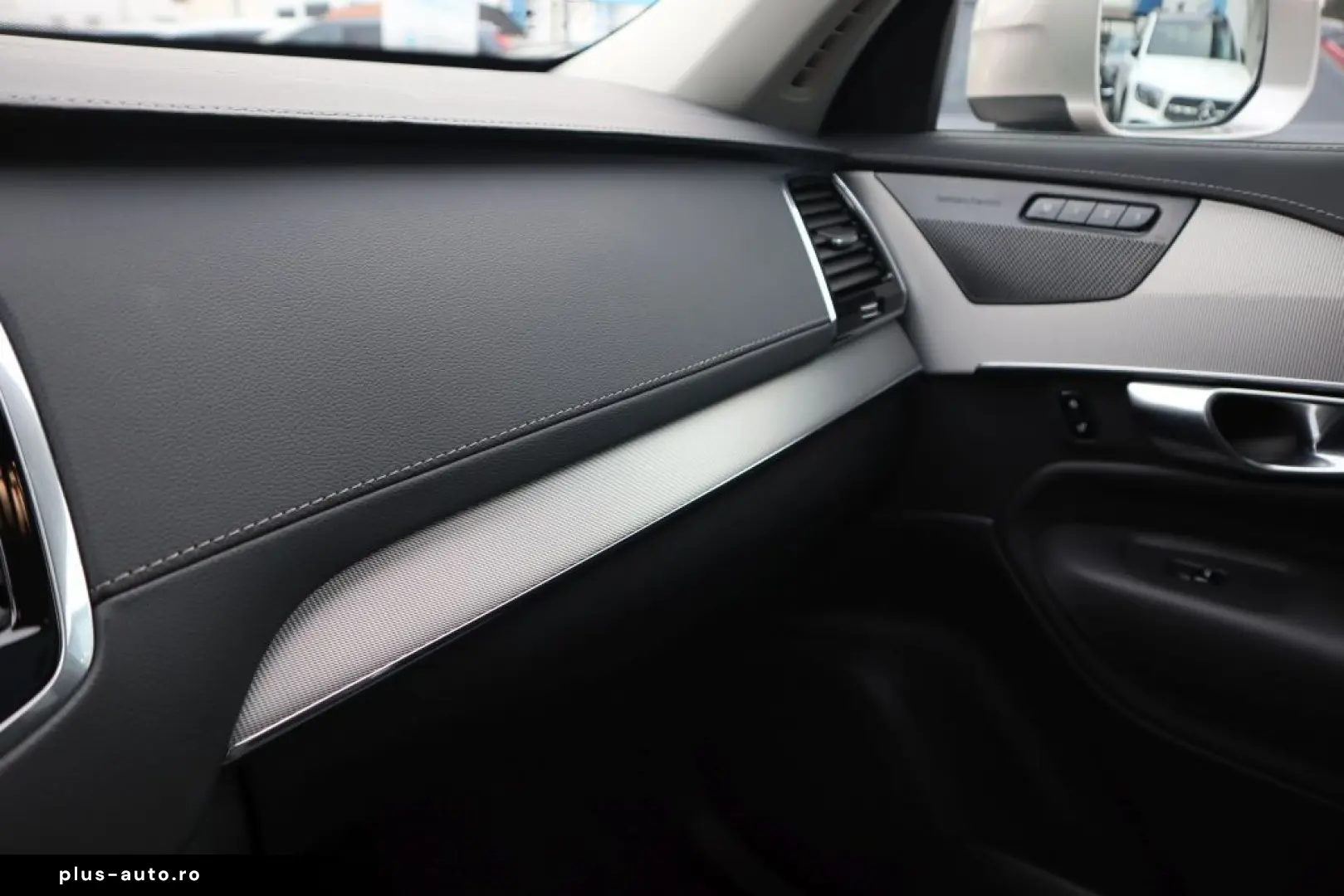 VOLVO XC90 T8 AWD Recharge Plus Bright NAVI PANO R-CAM