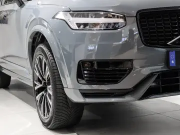 VOLVO XC90 T8 Plus Dark Recharge Plug-In Hybrid AWD