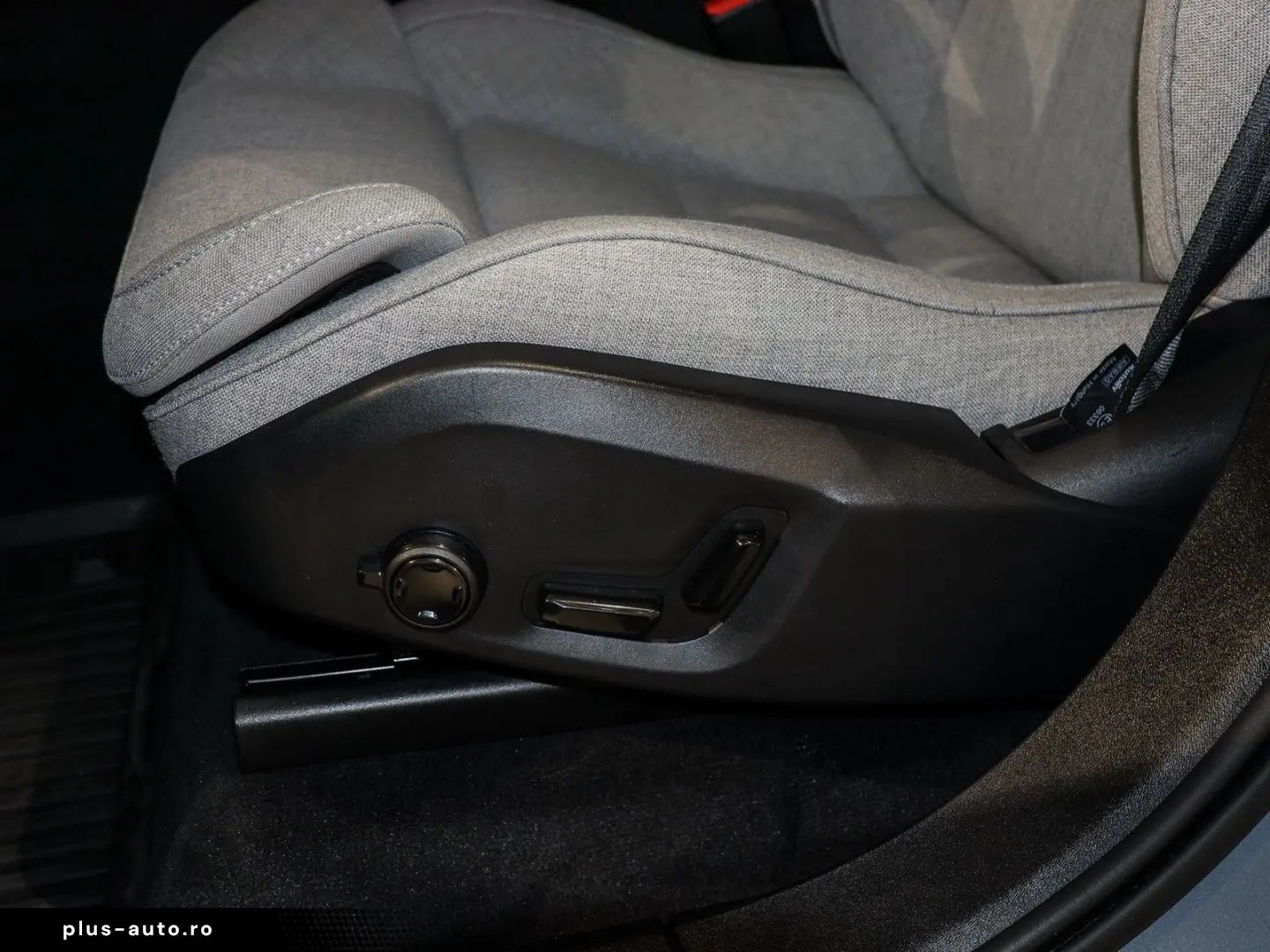 VOLVO XC90 T8 Plus Dark Recharge Plug-In Hybrid AWD