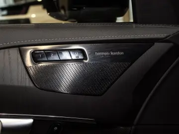 VOLVO XC90 T8 Plus Dark Recharge Plug-In Hybrid AWD