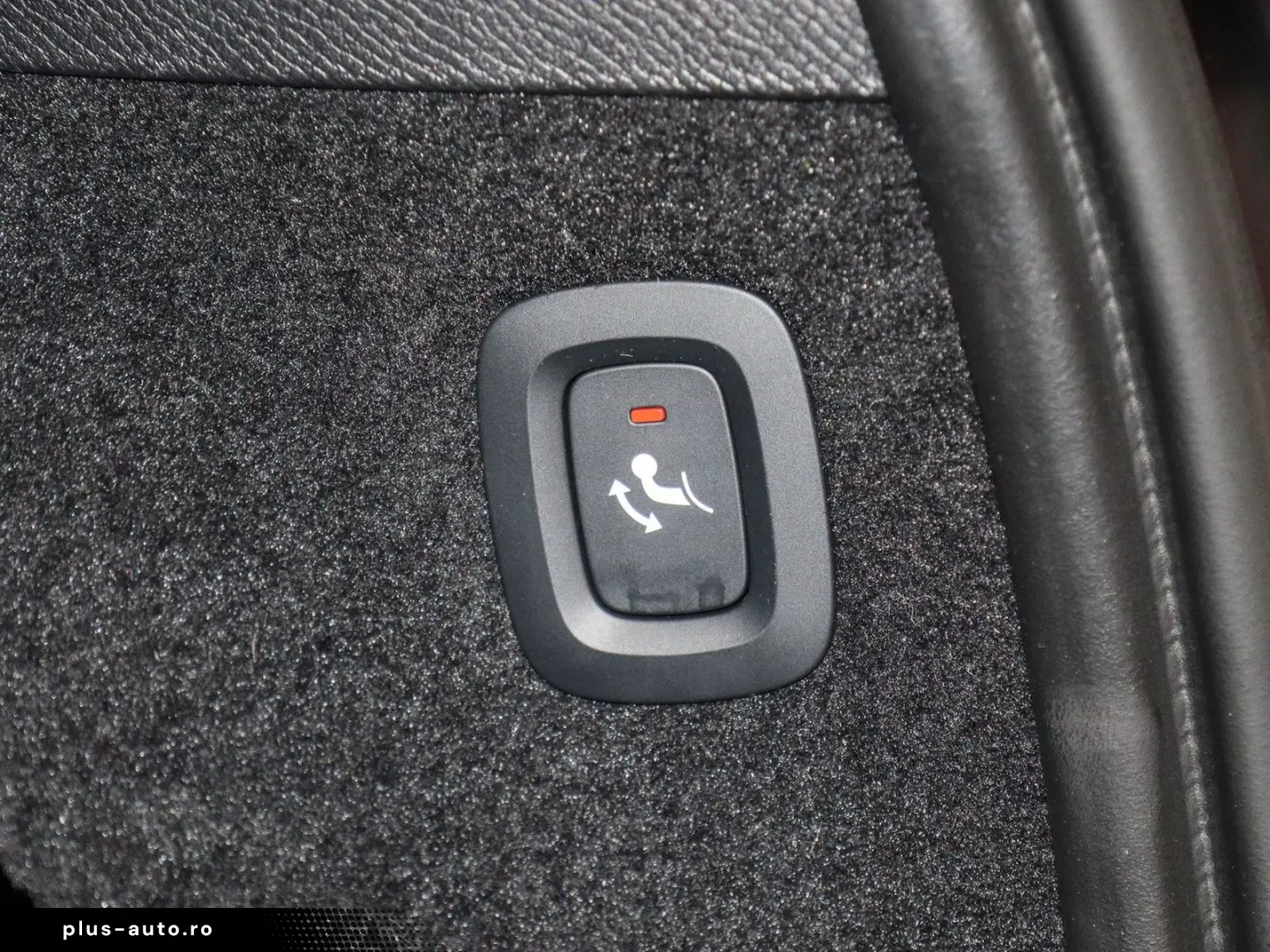 VOLVO XC90 T8 Plus Dark Recharge Plug-In Hybrid AWD