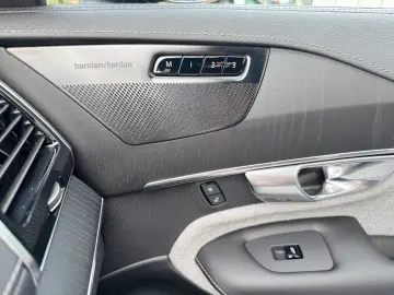 VOLVO XC90 T8 Recharge AWD PLUS DARK-7Sitzer-H K-Pano-