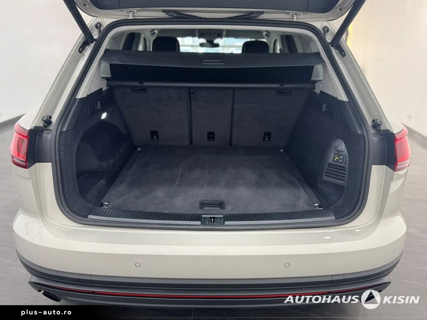 VW Touareg 3.0 TDI 4M  AHK  LUFTFEDERUNG  CAM