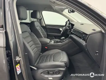 VW Touareg 3.0 TDI 4M  CAM  AHK  LUFTFEDERUNG