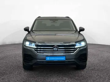 VW Touareg TDI tiptr. 4M  AHK LEDER LUFTF R-CAM NAV