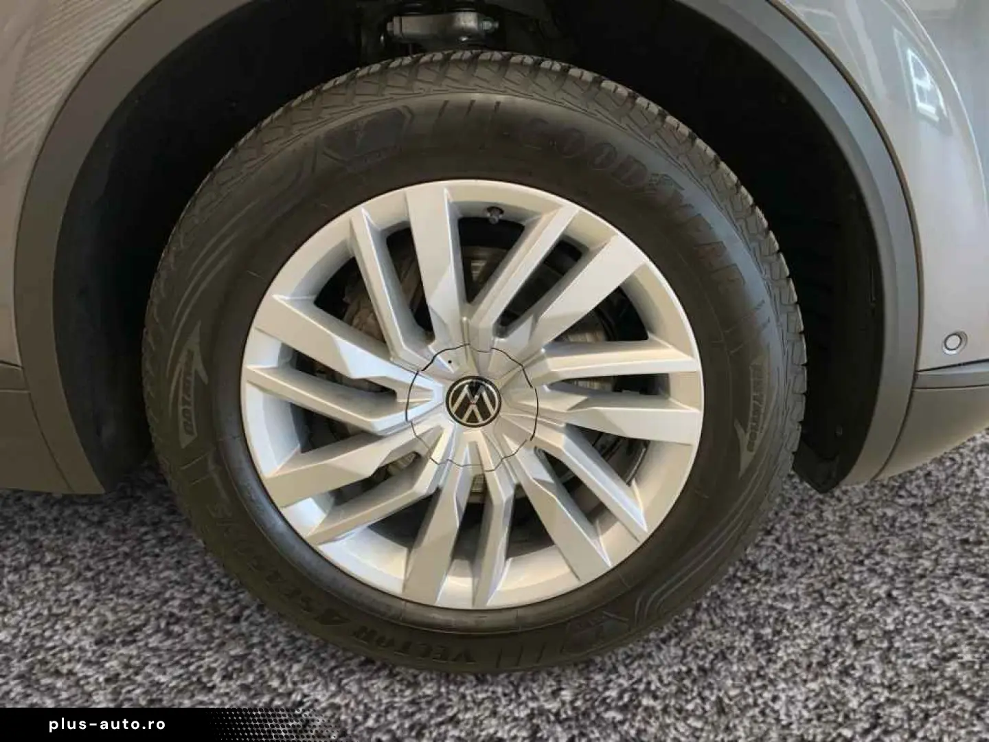 VW Touareg TDI tiptr. 4M  AHK LEDER LUFTF R-CAM NAV