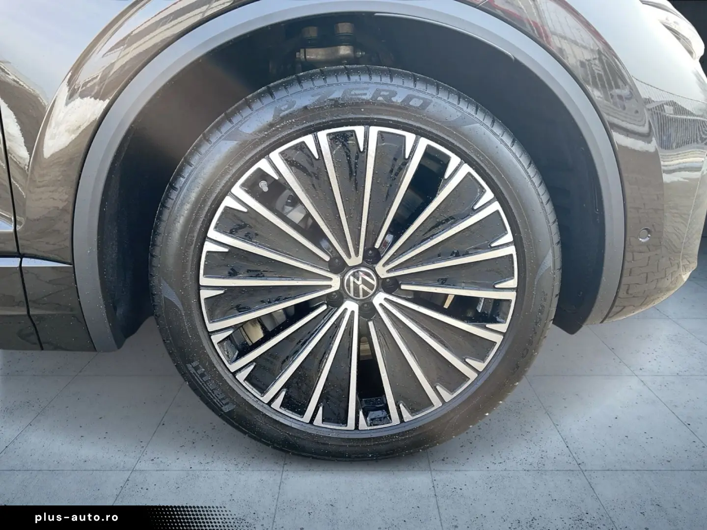 VW Touareg Elegance eHybrid 4M Autom. Leder Pano 21