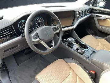 VW Touareg Elegance eHybrid 4M Autom. Leder Pano 21