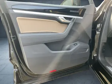 VW Touareg Elegance eHybrid 4M Autom. Leder Pano 21