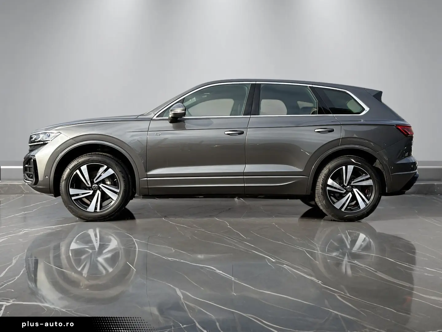 VW Touareg R-Line 3.0TDI  AHK LEDER KAMERA