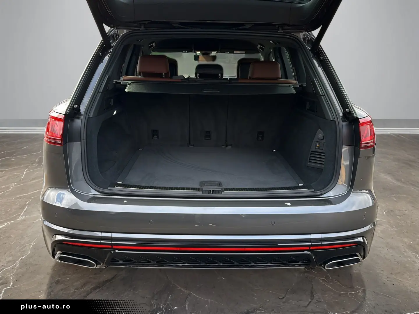 VW Touareg R-Line 3.0TDI  AHK LEDER KAMERA