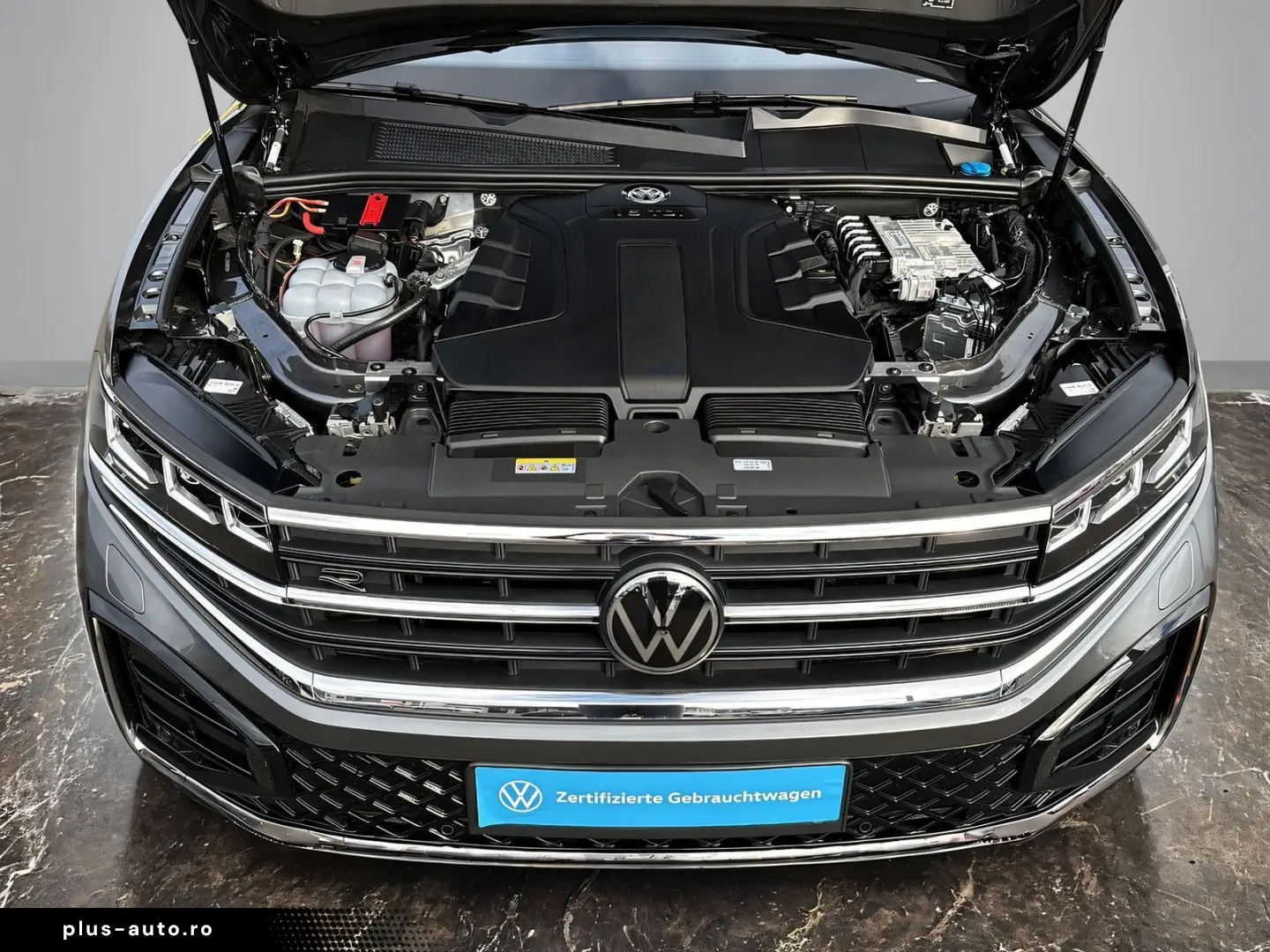 VW Touareg R-Line 3.0TDI  AHK LEDER KAMERA