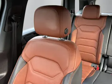 VW Touareg R-Line 3.0TDI  AHK LEDER KAMERA