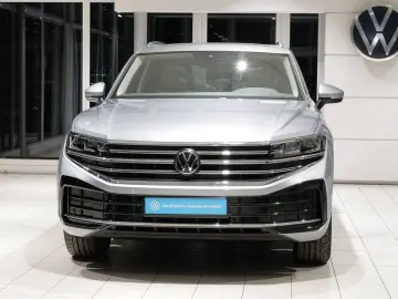 VW Touareg 3.0TDI Elegance Luft RKam AHK Pano