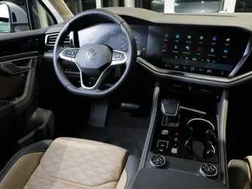 VW Touareg 3.0TDI Elegance Luft RKam AHK Pano