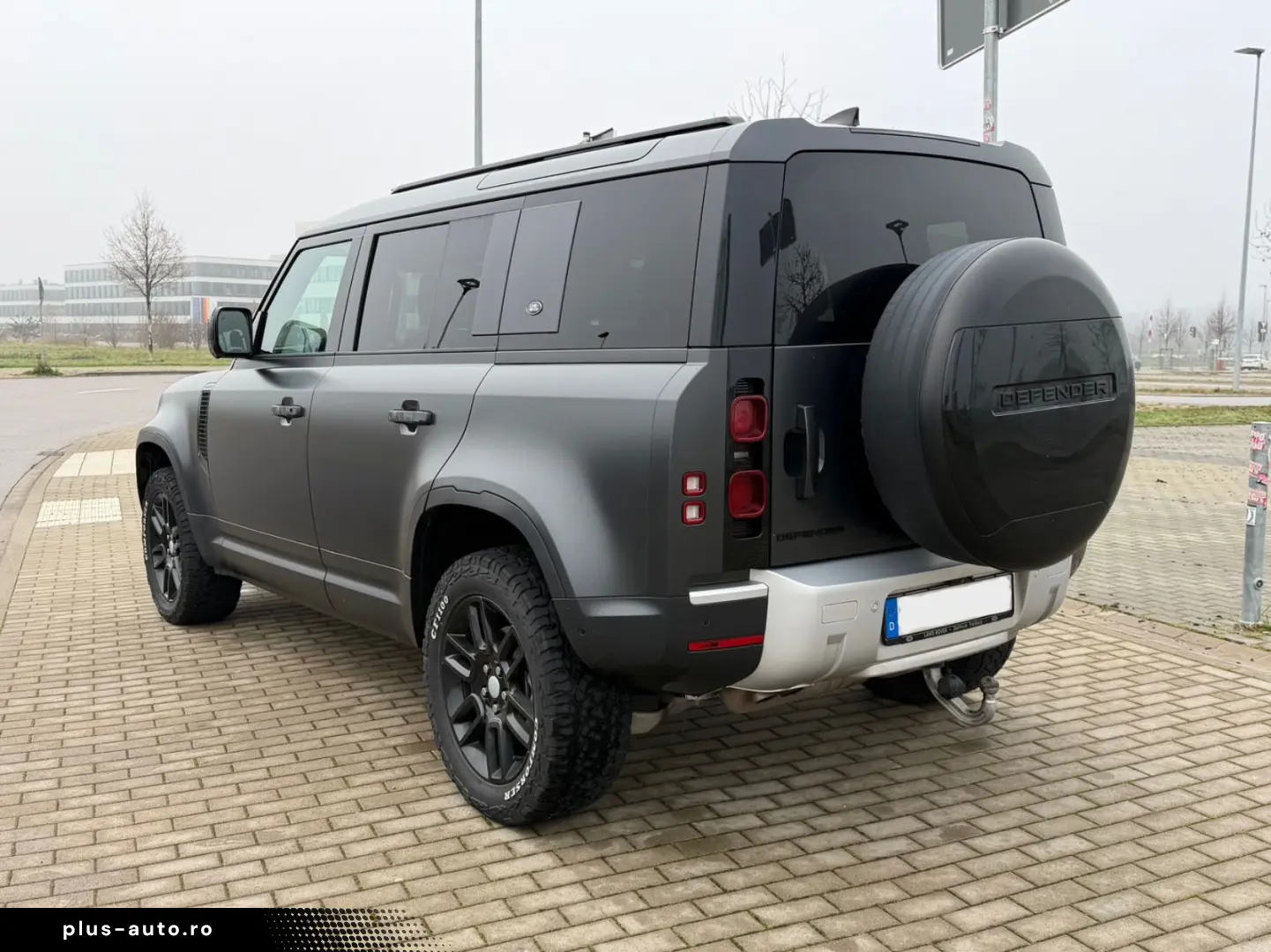 LAND ROVER Defender 110 S  AHK  Luftfahrwerk 360  Black P.