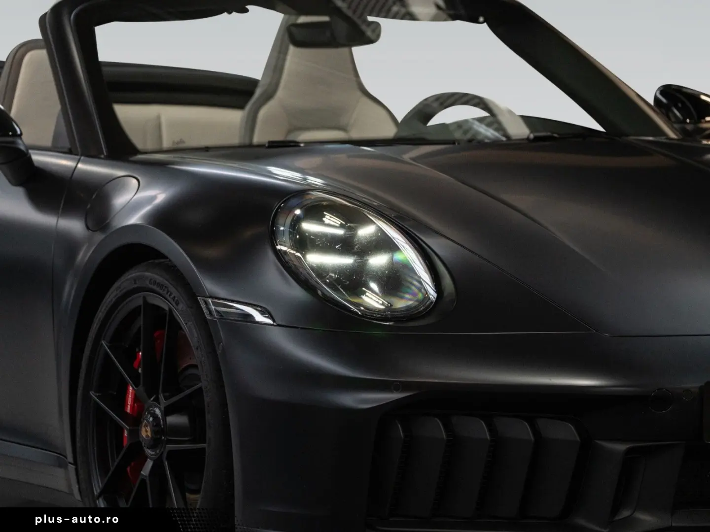 PORSCHE 911 Carrera GTS Cabrio   Matt PPF