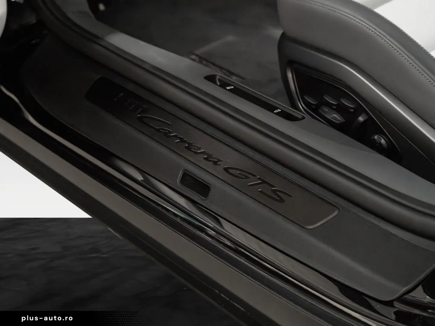 PORSCHE 911 Carrera GTS Cabrio   Matt PPF