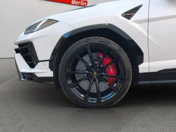 LAMBORGHINI URUS S  4.0 V8  AKRAPOVIC  PANO  MASSAGE  B&O