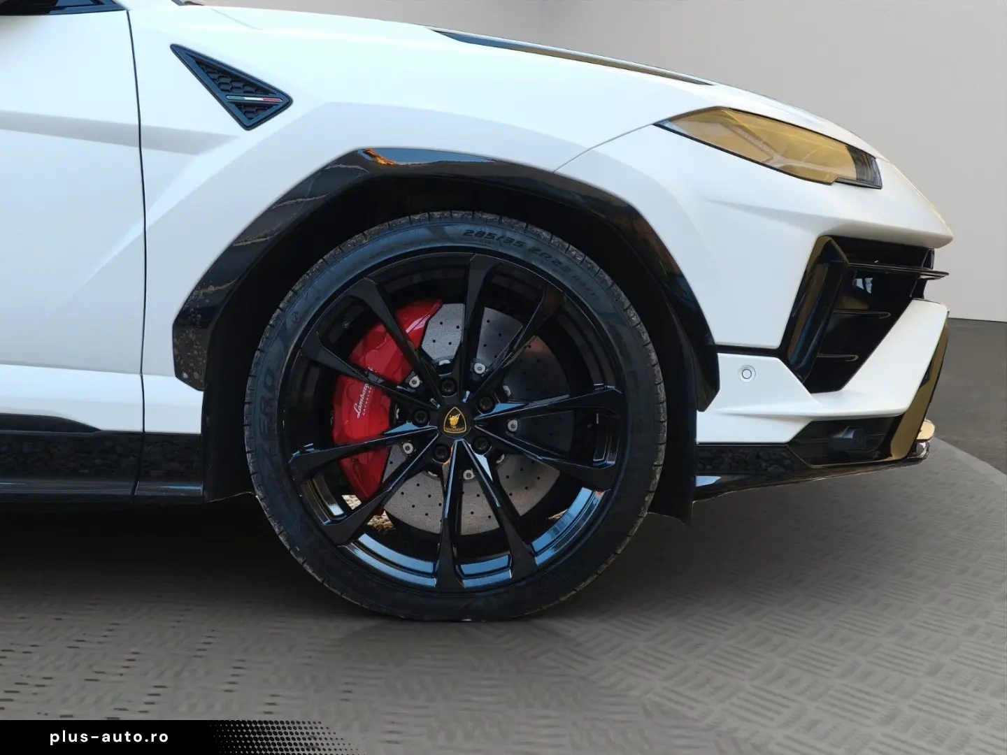 LAMBORGHINI URUS S  4.0 V8  AKRAPOVIC  PANO  MASSAGE  B&O