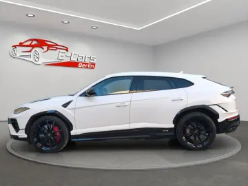 LAMBORGHINI URUS S  4.0 V8  AKRAPOVIC  PANO  MASSAGE  B&O