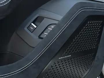 LAMBORGHINI URUS S  4.0 V8  AKRAPOVIC  PANO  MASSAGE  B&O