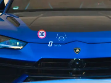 LAMBORGHINI URUS S  4.0 V8  AKRAPOVIC  PANO  MASSAGE  B&O