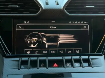 LAMBORGHINI URUS S  4.0 V8  AKRAPOVIC  PANO  MASSAGE  B&O