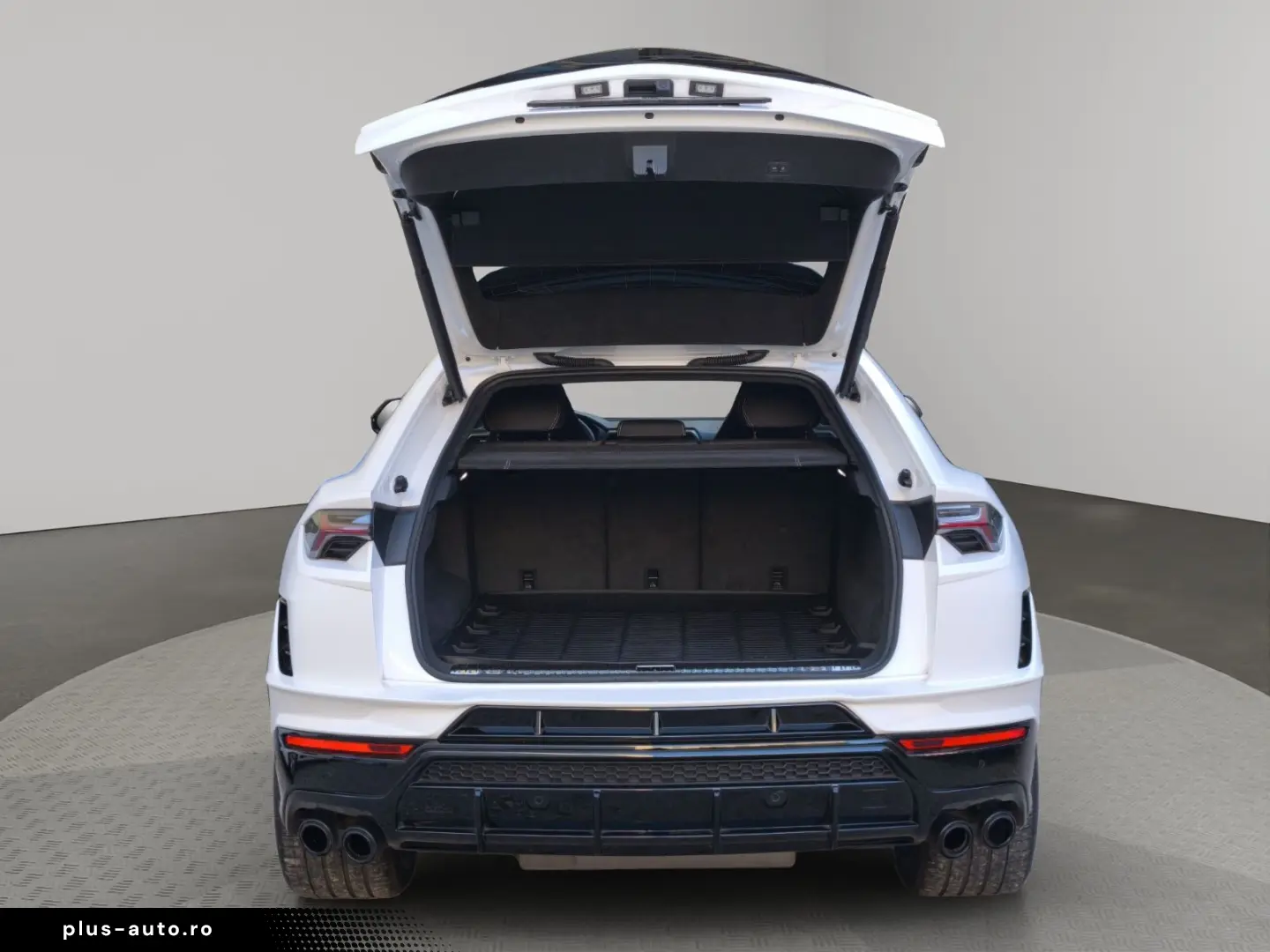 LAMBORGHINI URUS S  4.0 V8  AKRAPOVIC  PANO  MASSAGE  B&O