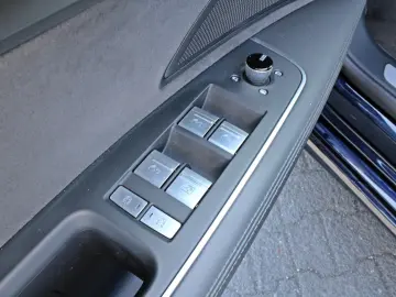 AUDI A8 Lang 55TFSI S LINE BLACK PANO HUD STHZG B&O