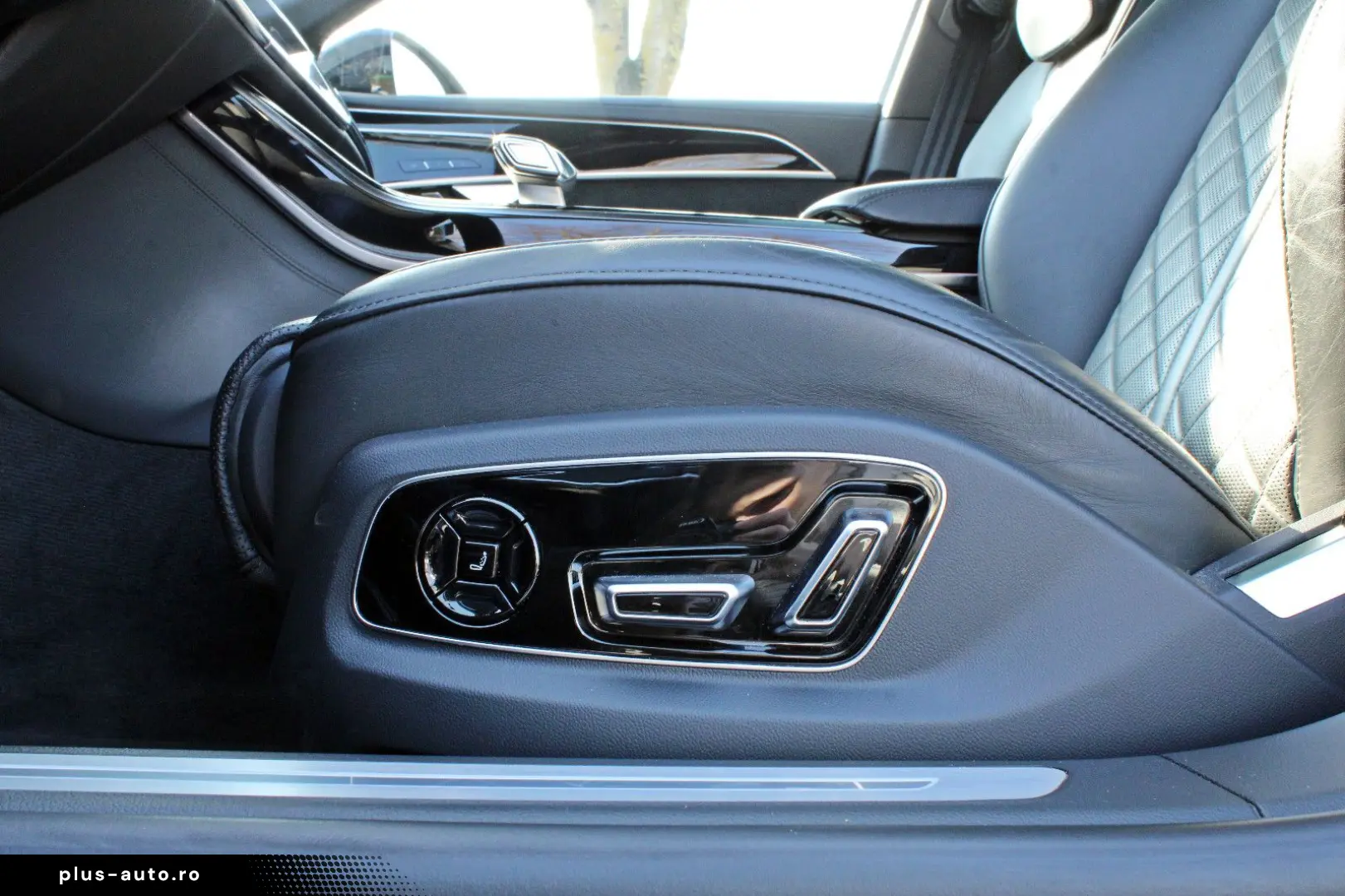 AUDI A8 Lang 55TFSI S LINE BLACK PANO HUD STHZG B&O