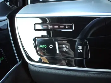 AUDI A8 Lang 55TFSI S LINE BLACK PANO HUD STHZG B&O