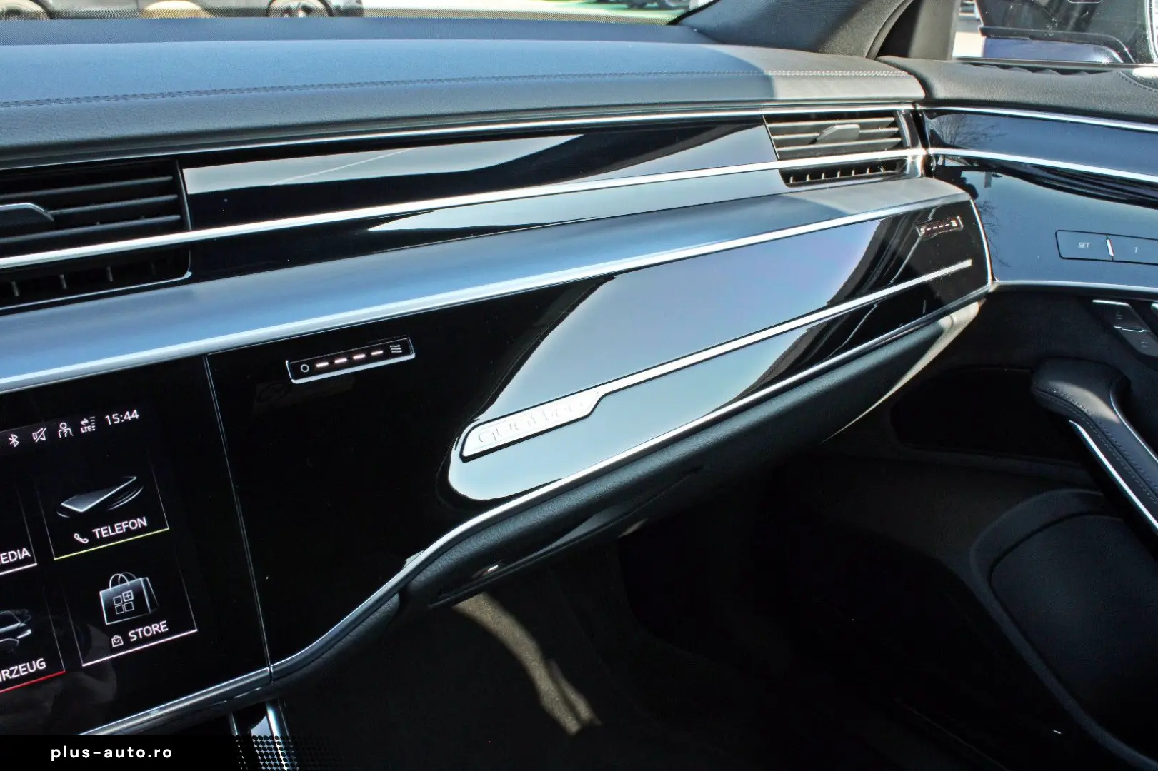 AUDI A8 Lang 55TFSI S LINE BLACK PANO HUD STHZG B&O