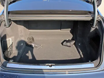 AUDI A8 Lang 55TFSI S LINE BLACK PANO HUD STHZG B&O