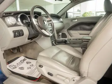 Ford Mustang 4.0 V6 12v Automat