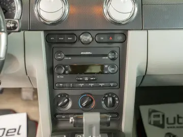 Ford Mustang 4.0 V6 12v Automat