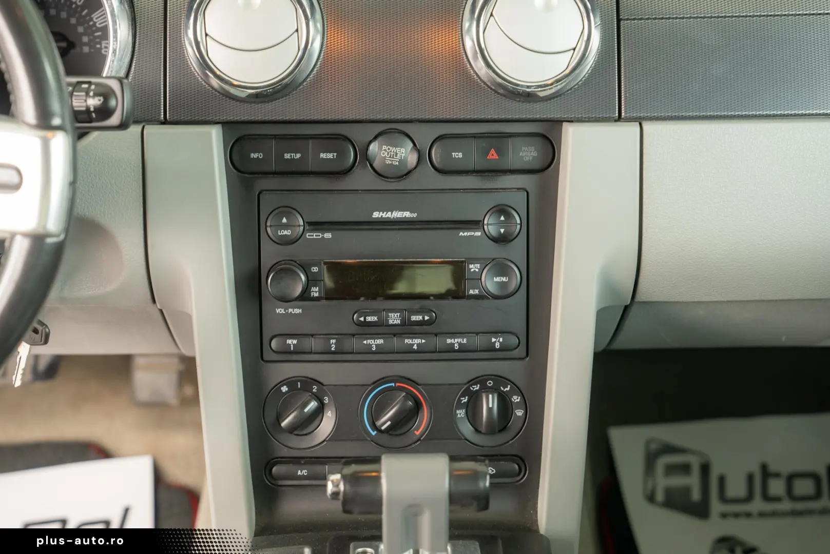 Ford Mustang 4.0 V6 12v Automat