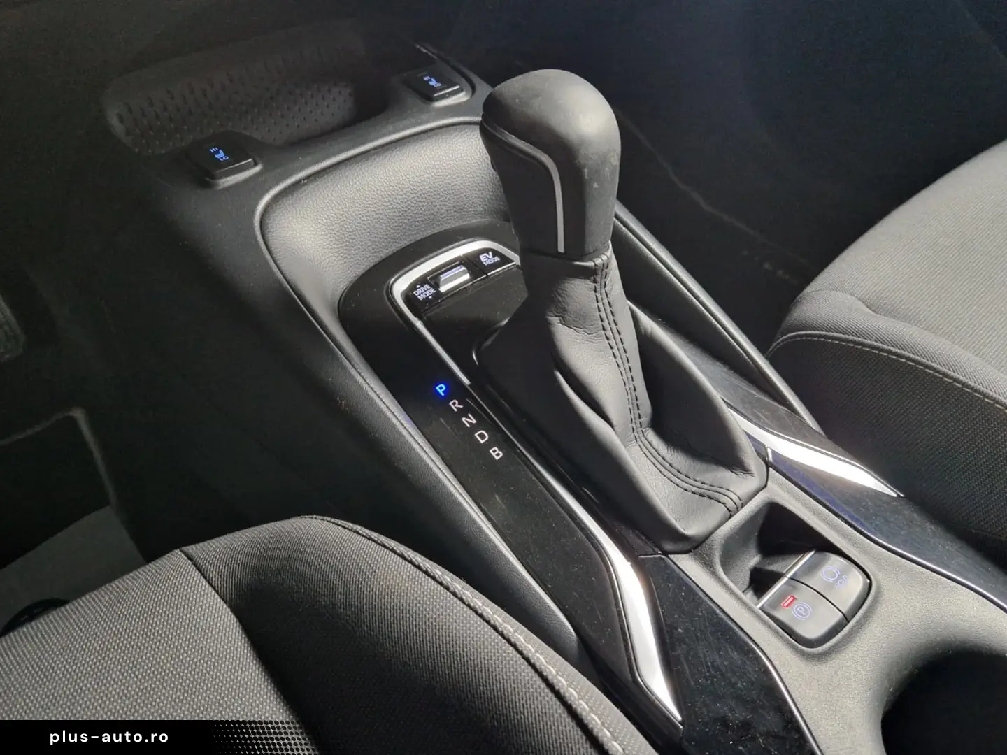 TOYOTA COROLLA DYNAMIC E-CVT 1.8i HYBRID 98CP 2020