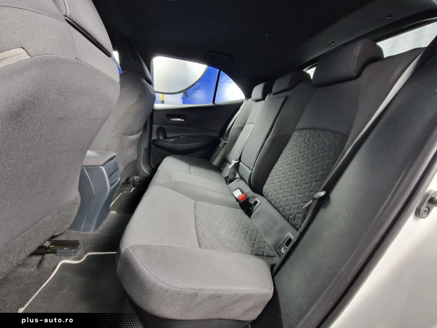 TOYOTA COROLLA DYNAMIC E-CVT 1.8i HYBRID 98CP 2020