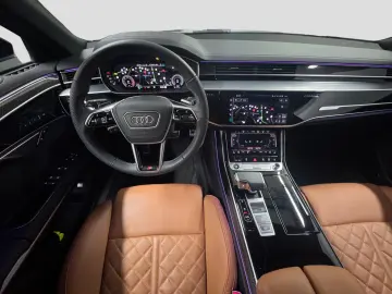AUDI A8 50 TDI quattro S line AIR Digital Matrix Lede