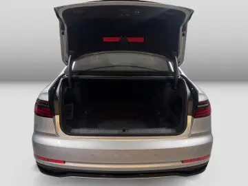 AUDI A8 50 TDI quattro S line AIR Digital Matrix Lede