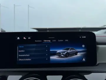 MERCEDES-BENZ CLA 200 Coupé AMG Night Pano AHK Burm DISTR 19