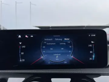 MERCEDES-BENZ CLA 200 Coupé AMG Night Pano AHK Burm DISTR 19