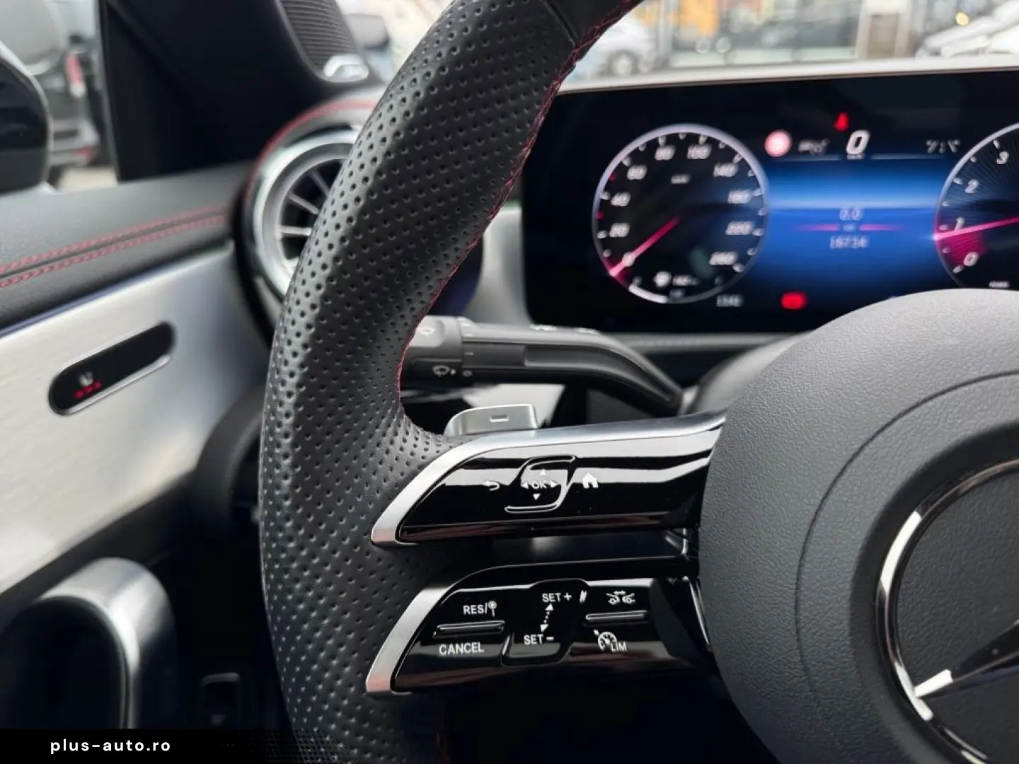 MERCEDES-BENZ CLA 200 Coupé AMG Night Pano AHK Burm DISTR 19