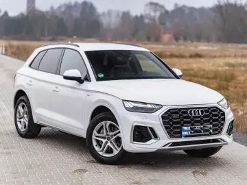 AUDI Q5 40 TFSI quattro S line Ambiente