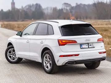 AUDI Q5 40 TFSI quattro S line Ambiente