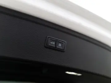 AUDI Q5 40 TFSI quattro S line Ambiente